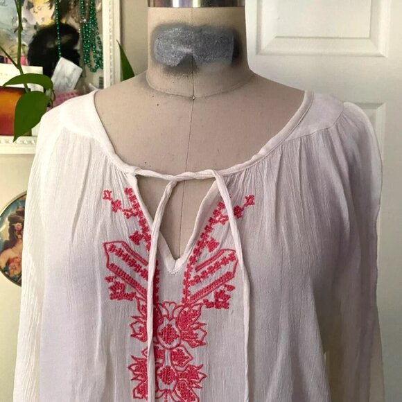 Ali & KRIS White GAUZE Seersucker BOHO Embroidered Lounge Tunic shirt *SMALL* - Picture 2 of 5
